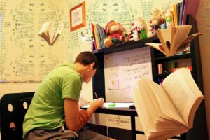How to Improve Concentration While Studying – Top Tips from Pakkijankari